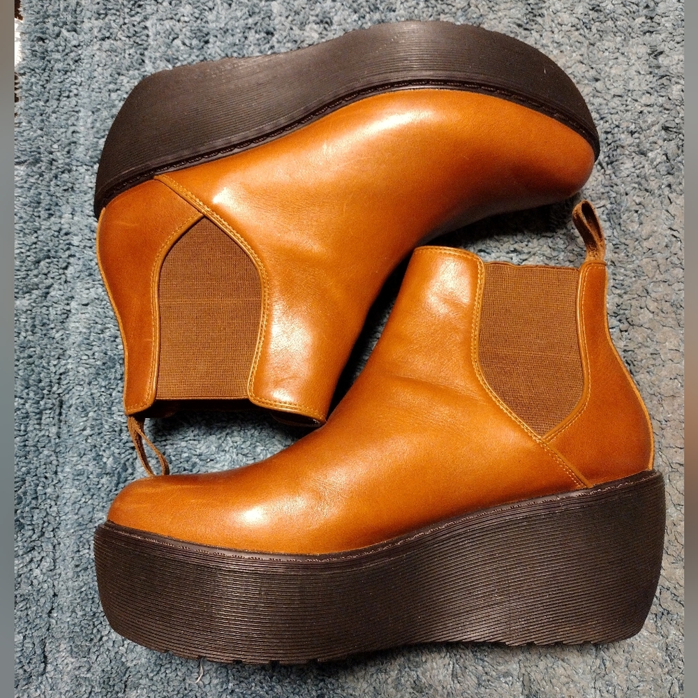 Chelsea wedge boots